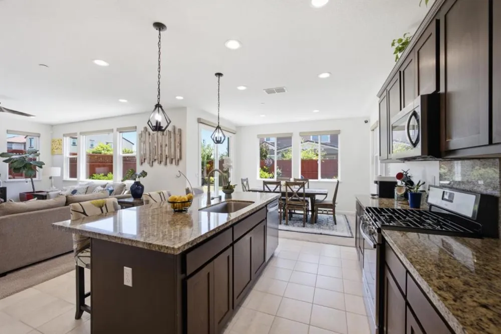 1702 Plumas Drive Lathrop, CA 95330