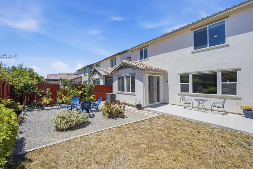 1702 Plumas Drive Lathrop, CA 95330