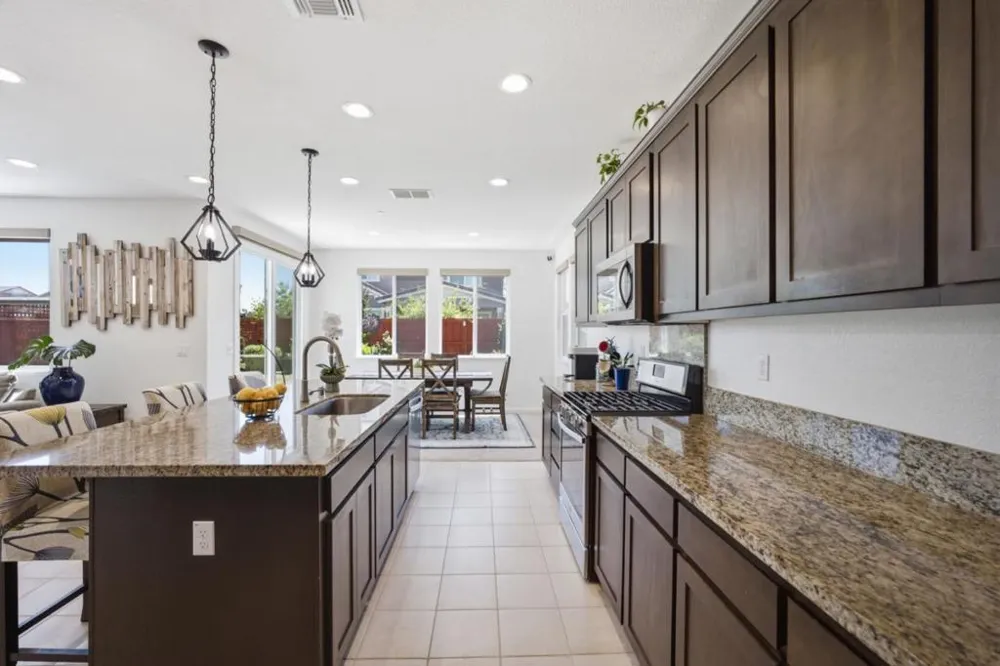 1702 Plumas Drive Lathrop, CA 95330