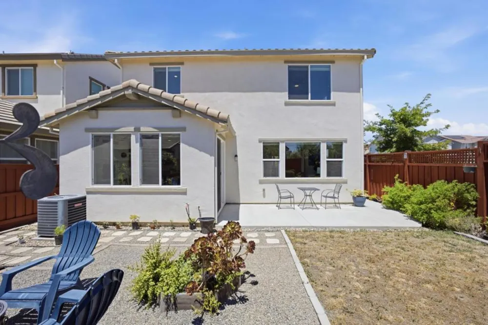 1702 Plumas Drive Lathrop, CA 95330