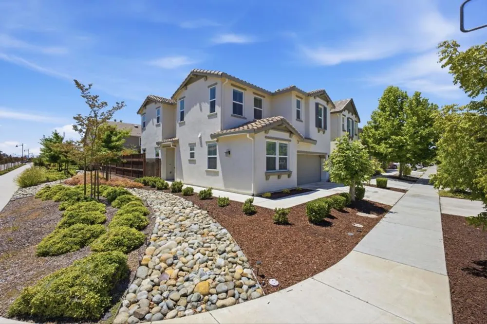 1702 Plumas Drive Lathrop, CA 95330