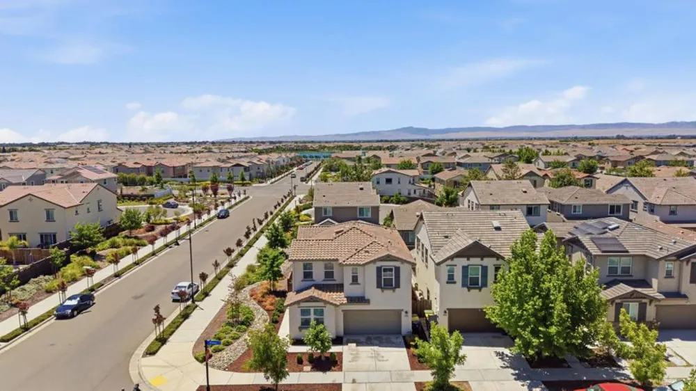 1702 Plumas Drive Lathrop, CA 95330