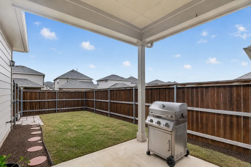 116 Gracie Way Hutto, TX 78634