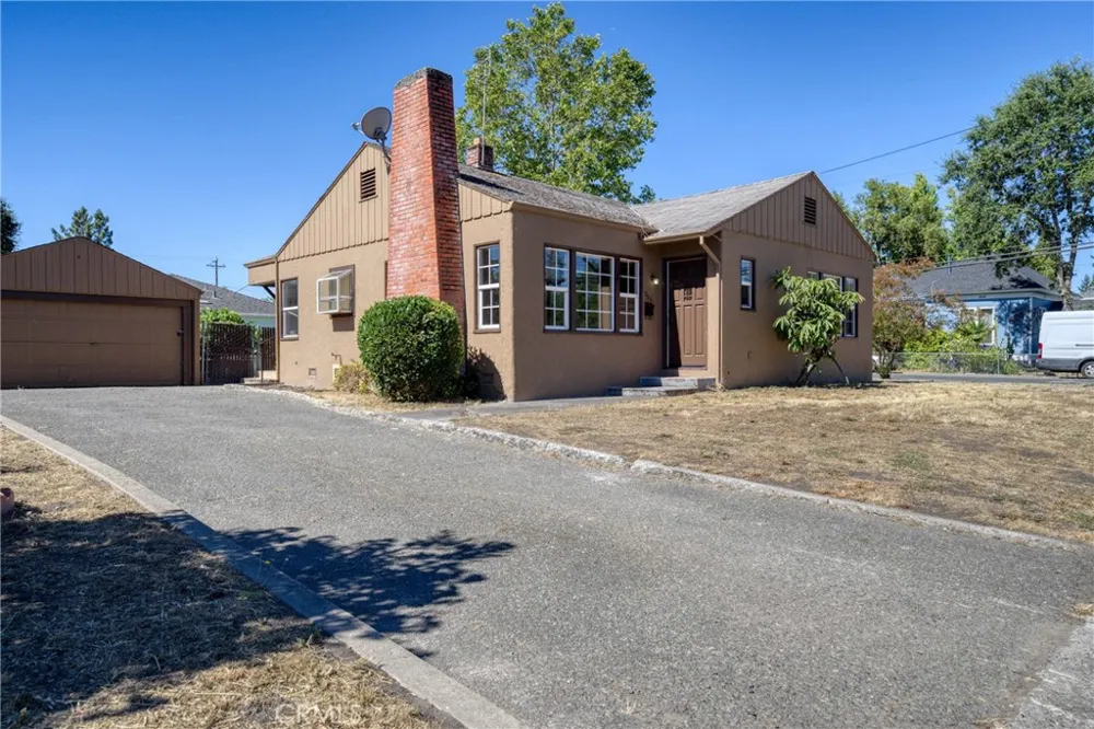 295 Clearlake Avenue Lakeport, CA 95453