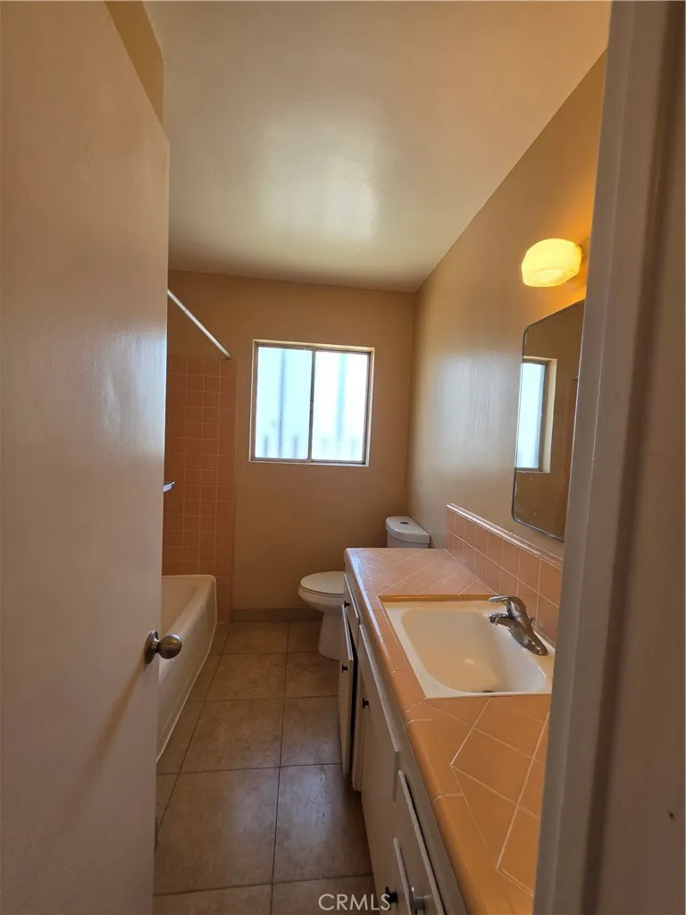 901 Carob Way #C Montebello, CA 90640