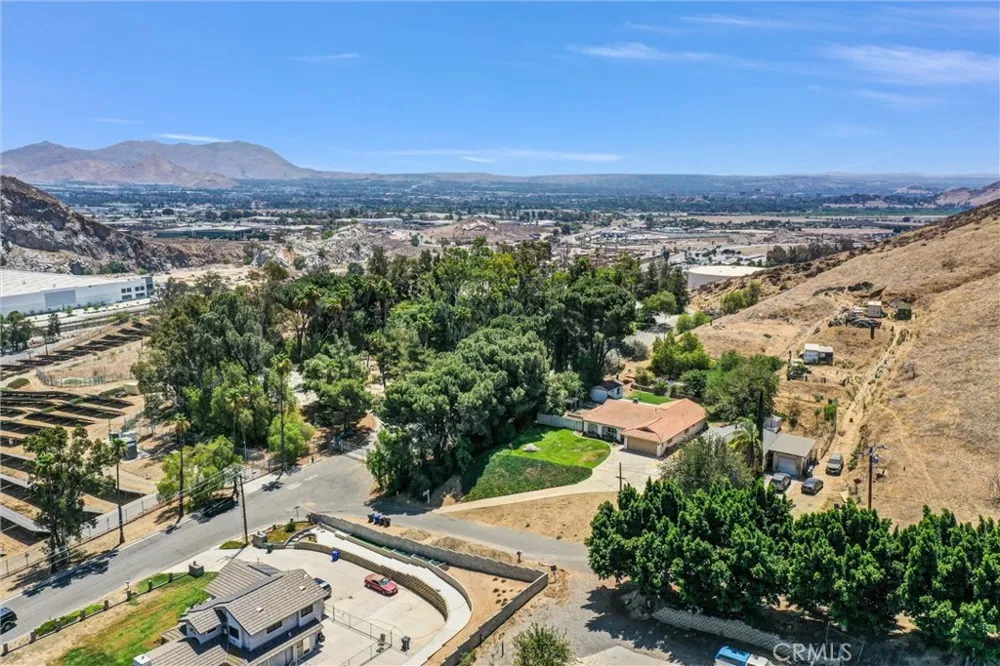 6018 Andalusia Jurupa Valley, CA 92509