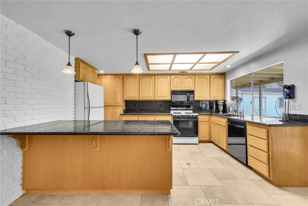 6018 Andalusia Jurupa Valley, CA 92509