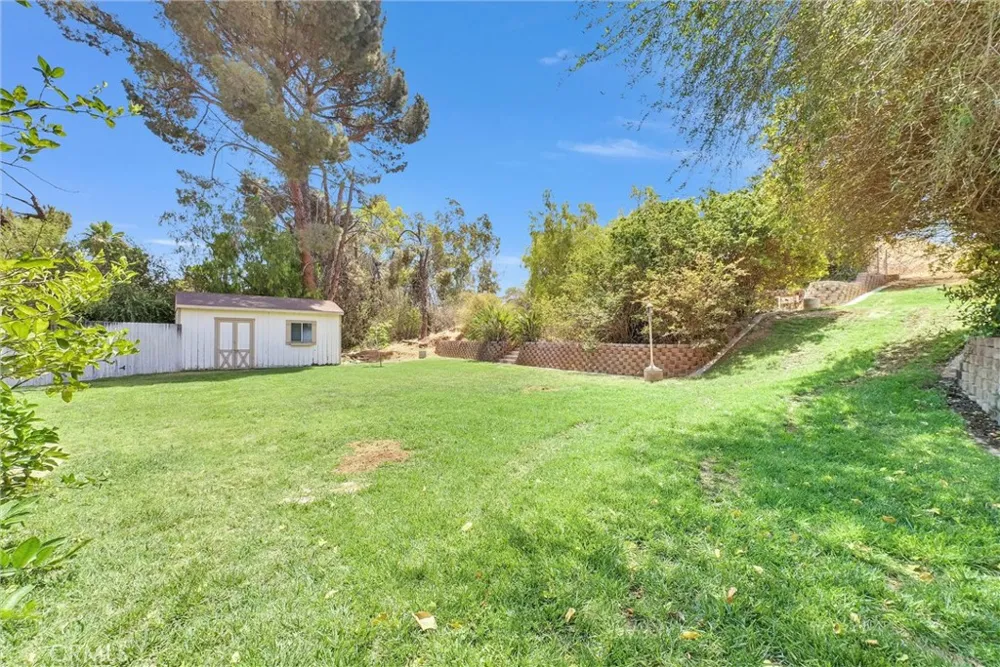 6018 Andalusia Jurupa Valley, CA 92509