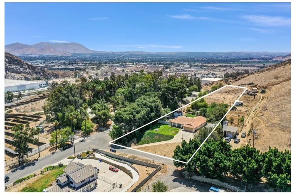 6018 Andalusia Jurupa Valley, CA 92509