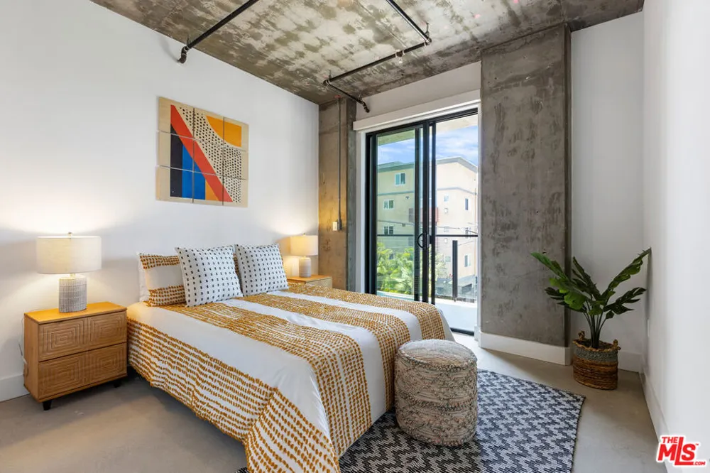 3800 Mentone Avenue #407 Culver City, CA 90232