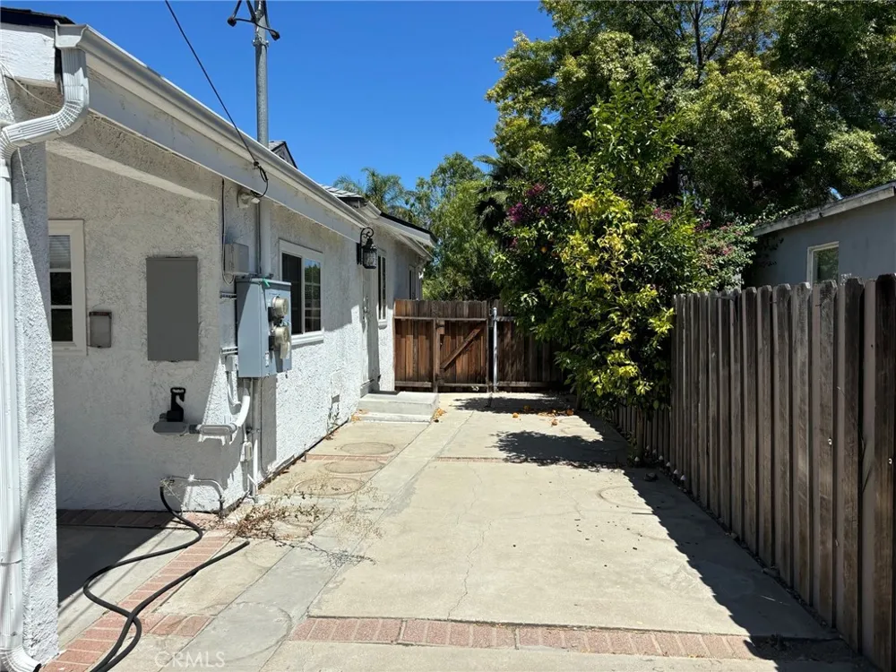 6653 Quakertown Winnetka, CA 91306
