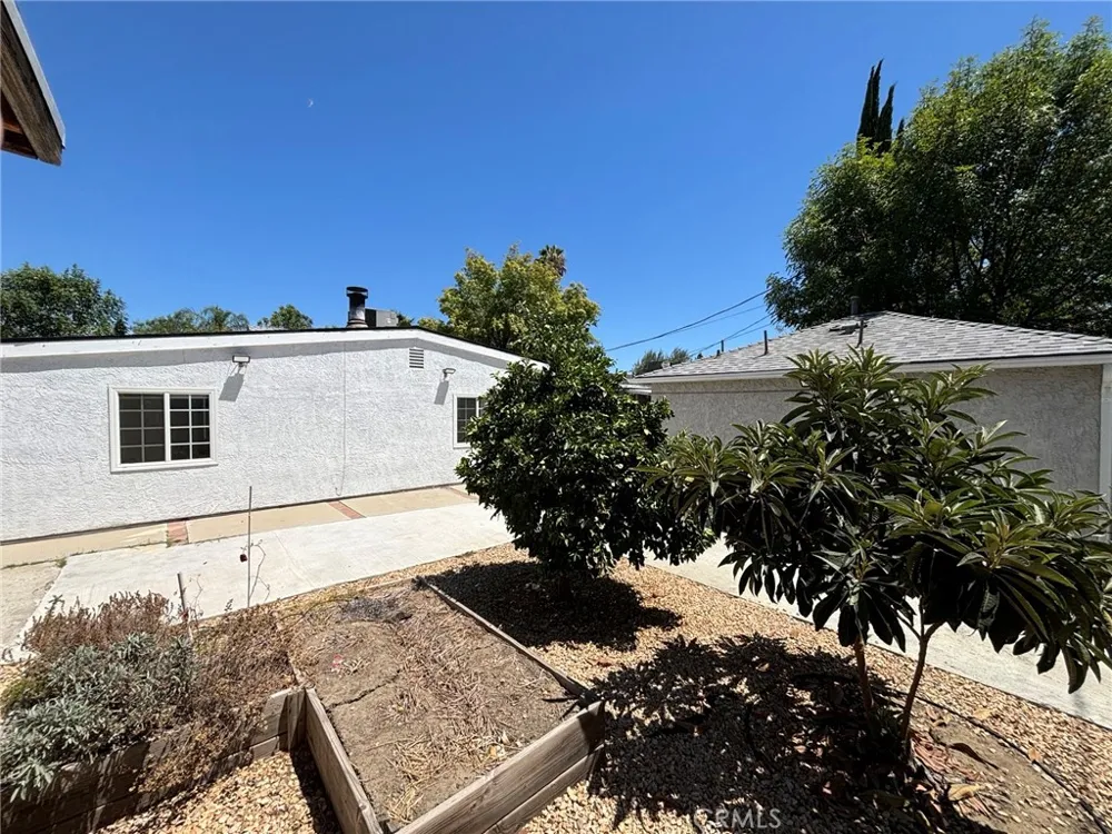 6653 Quakertown Winnetka, CA 91306