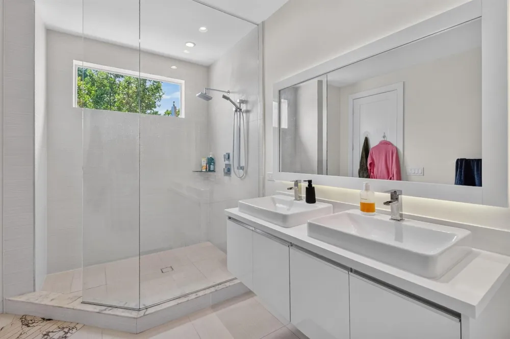 6461 NW 103rd Passage Doral, FL 33178