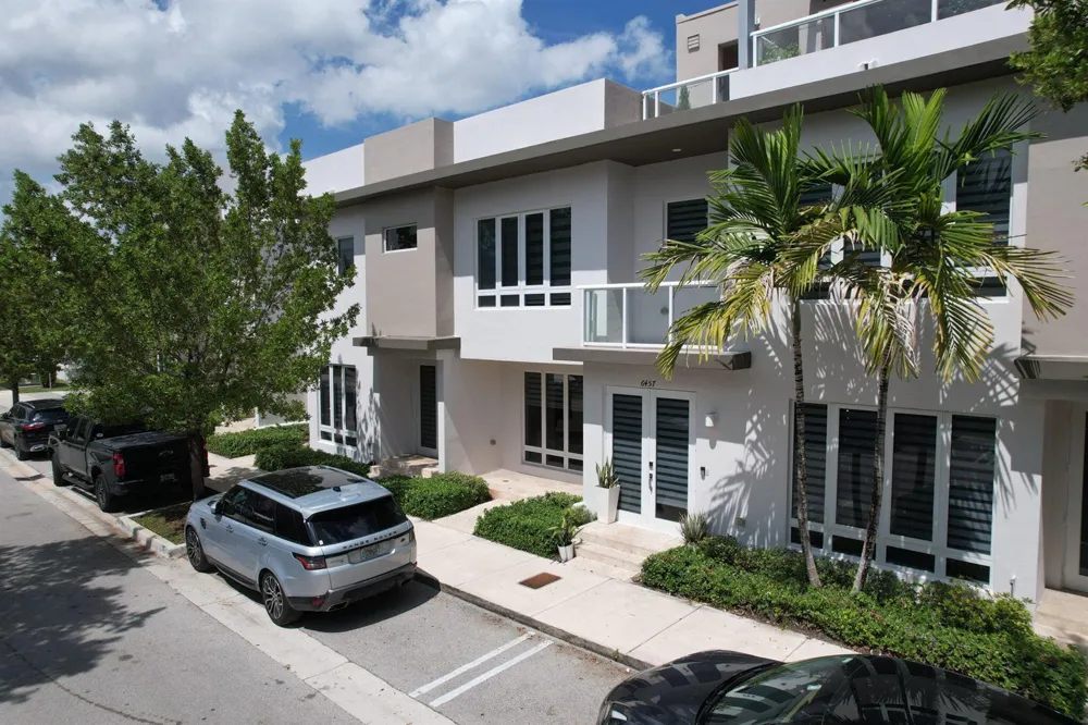 6461 NW 103rd Passage Doral, FL 33178