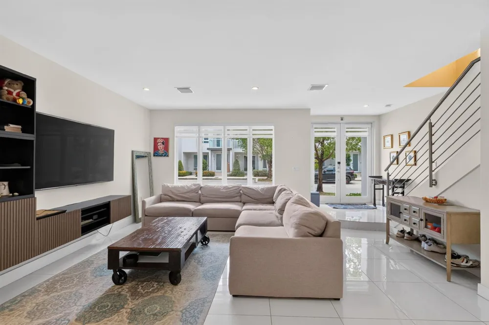 6461 NW 103rd Passage Doral, FL 33178