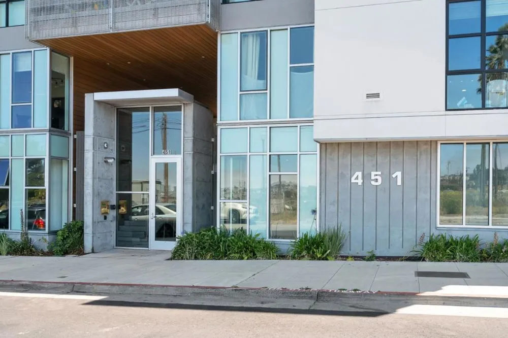 451 Donahue Street #407 San Francisco, CA 94124