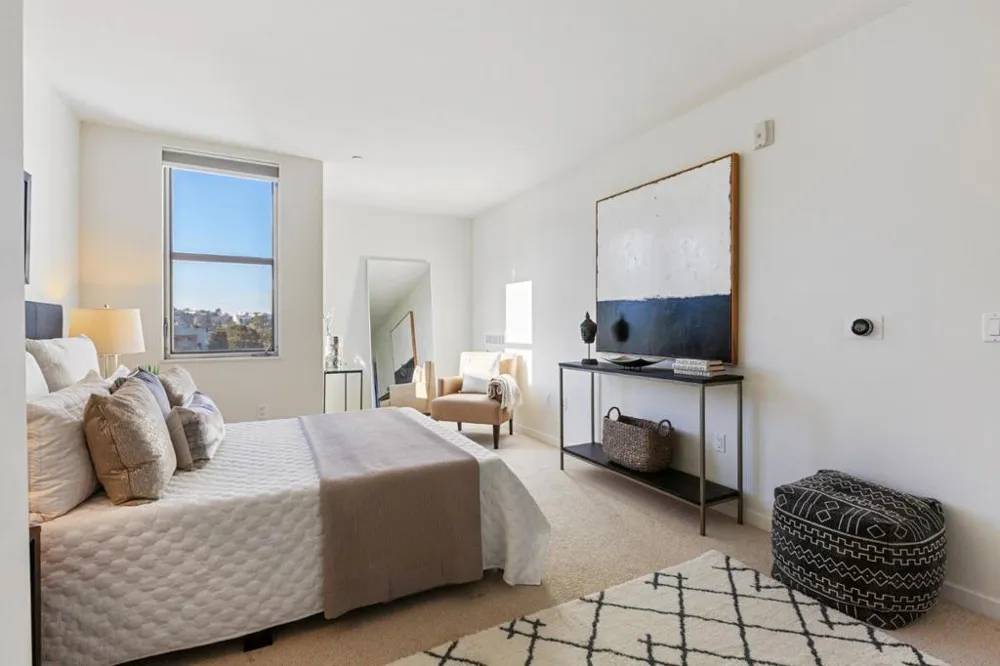451 Donahue Street #407 San Francisco, CA 94124