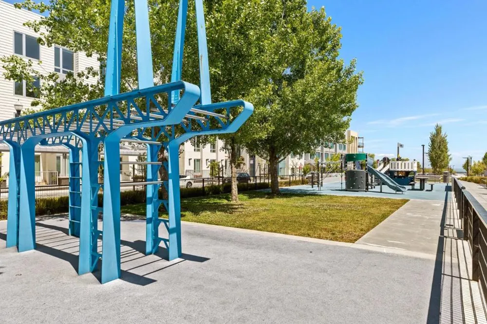 451 Donahue Street #407 San Francisco, CA 94124