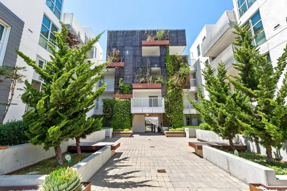 451 Donahue Street #407 San Francisco, CA 94124