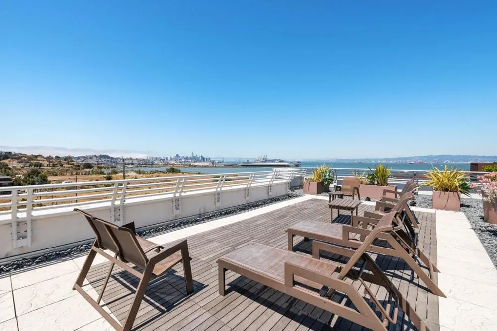451 Donahue Street #407 San Francisco, CA 94124