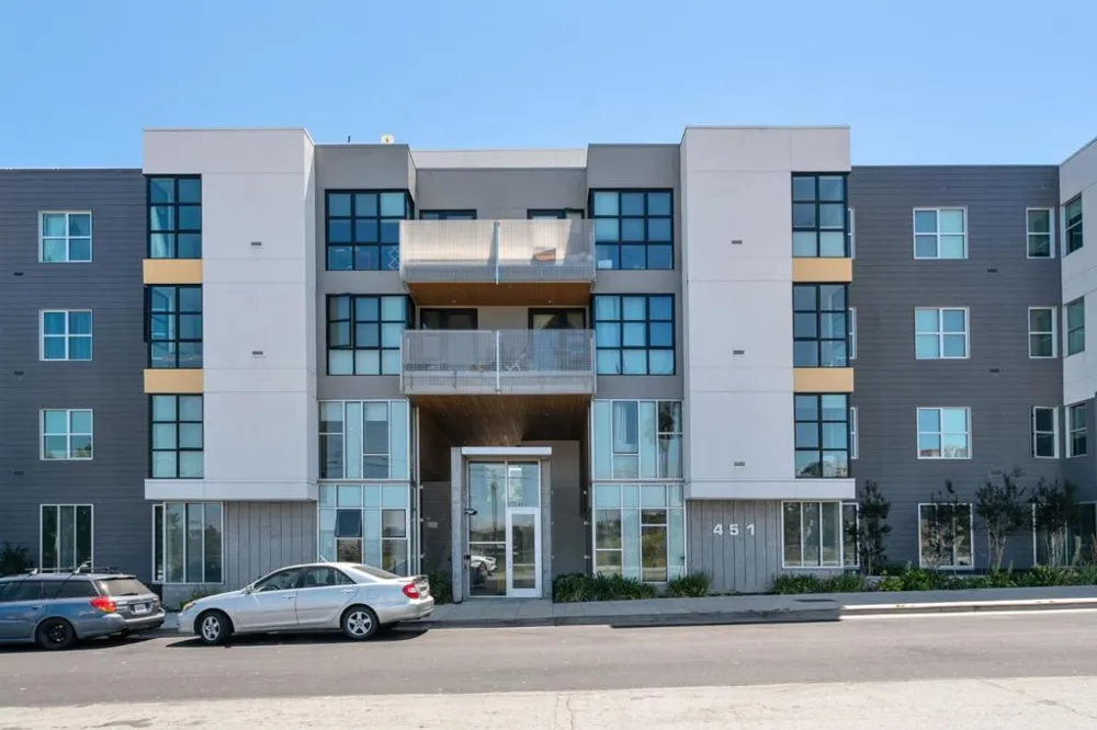451 Donahue Street #407 San Francisco, CA 94124