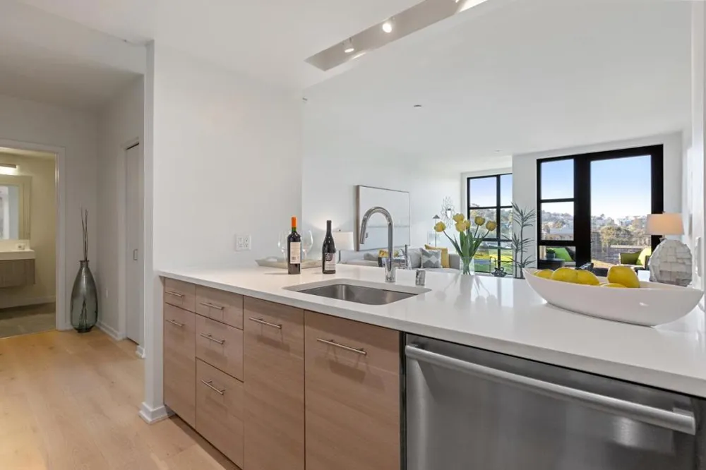 451 Donahue Street #407 San Francisco, CA 94124