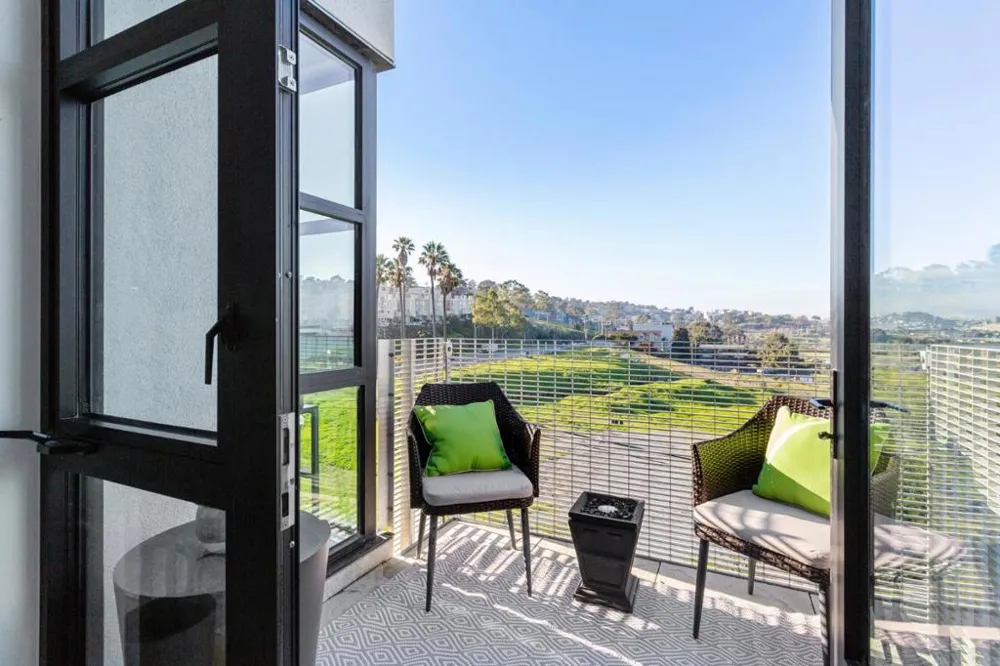 451 Donahue Street #407 San Francisco, CA 94124