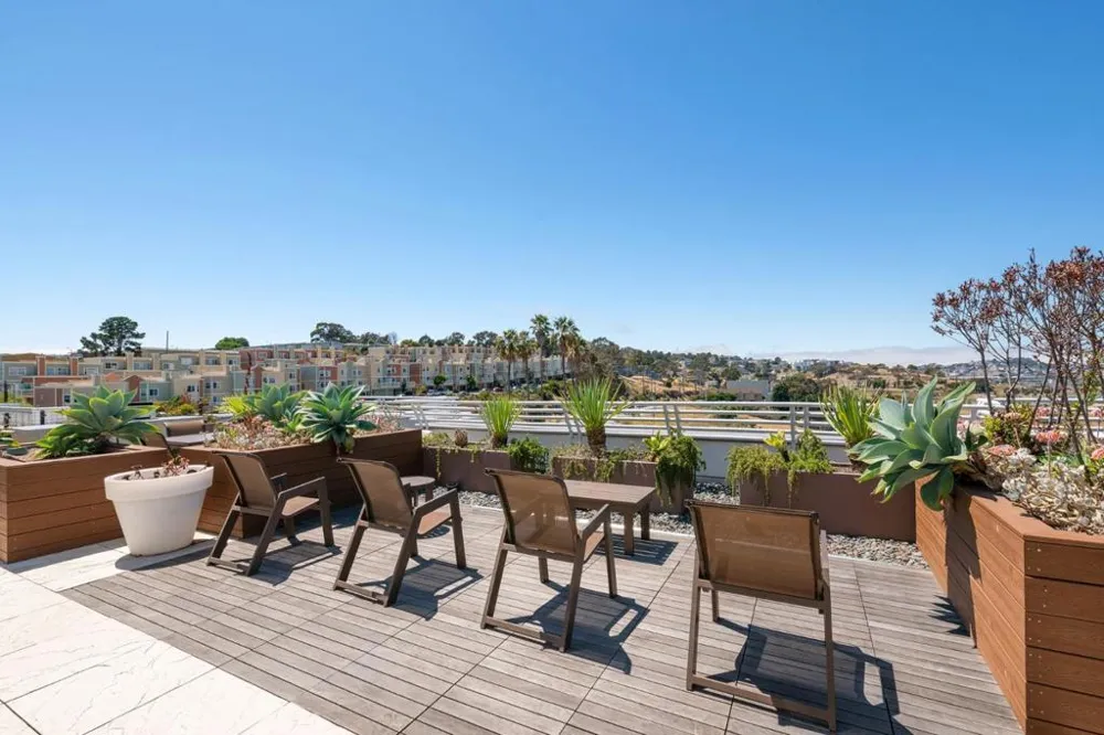 451 Donahue Street #407 San Francisco, CA 94124
