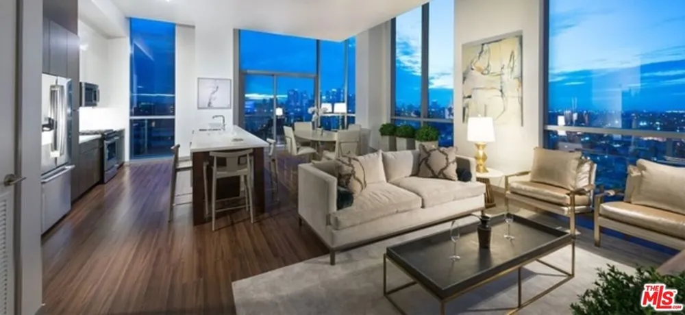 3033 Wilshire Avenue #707 Los Angeles, CA 90010