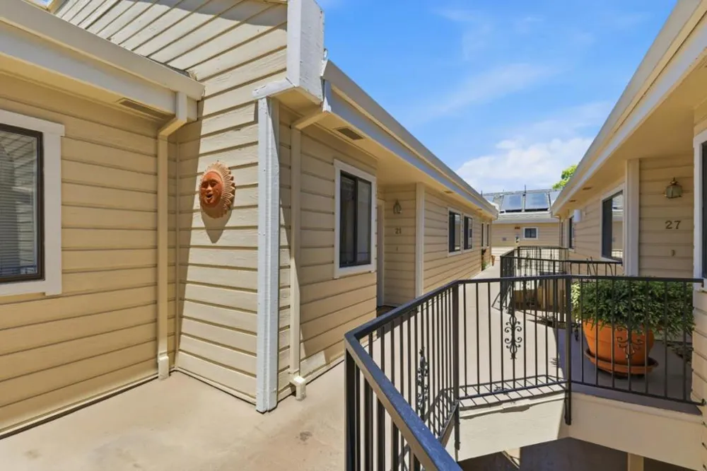 576 W Parr Avenue #21 Los Gatos, CA 95032