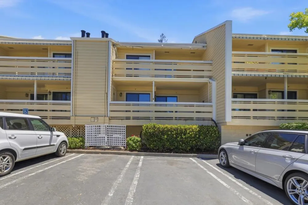 576 W Parr Avenue #21 Los Gatos, CA 95032
