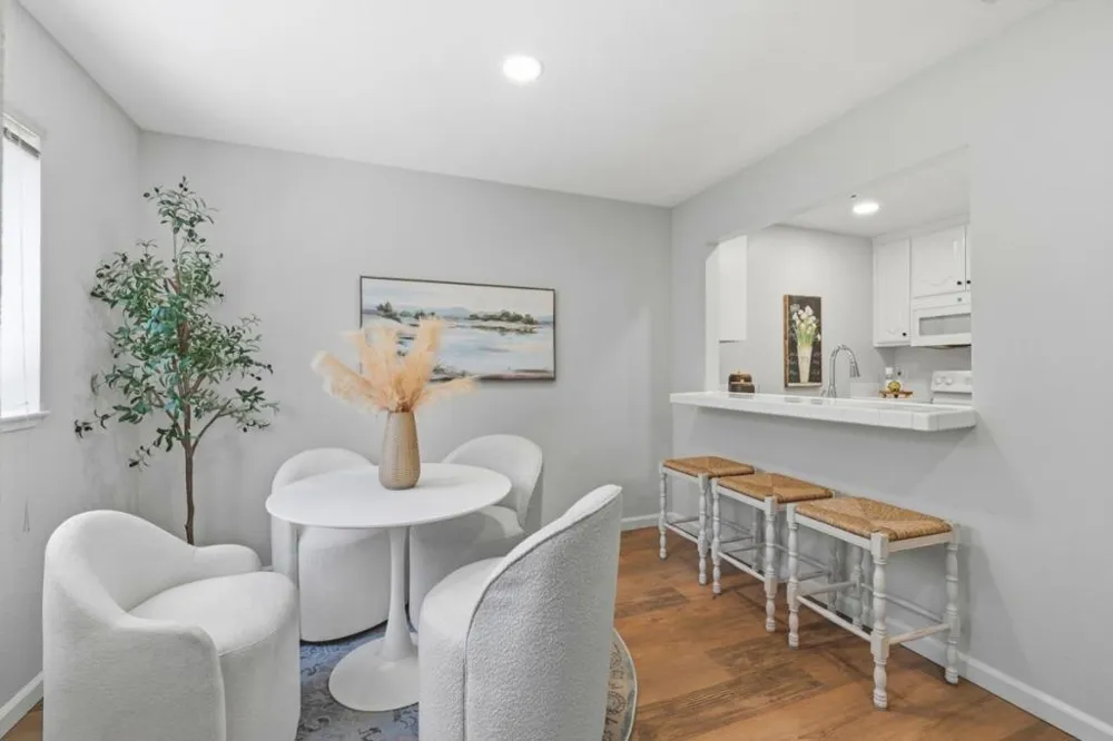 576 W Parr Avenue #21 Los Gatos, CA 95032