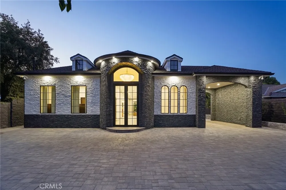 17363 Chase Street Northridge, CA 91325