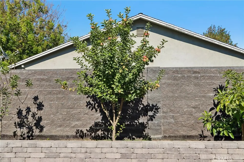 17363 Chase Street Northridge, CA 91325
