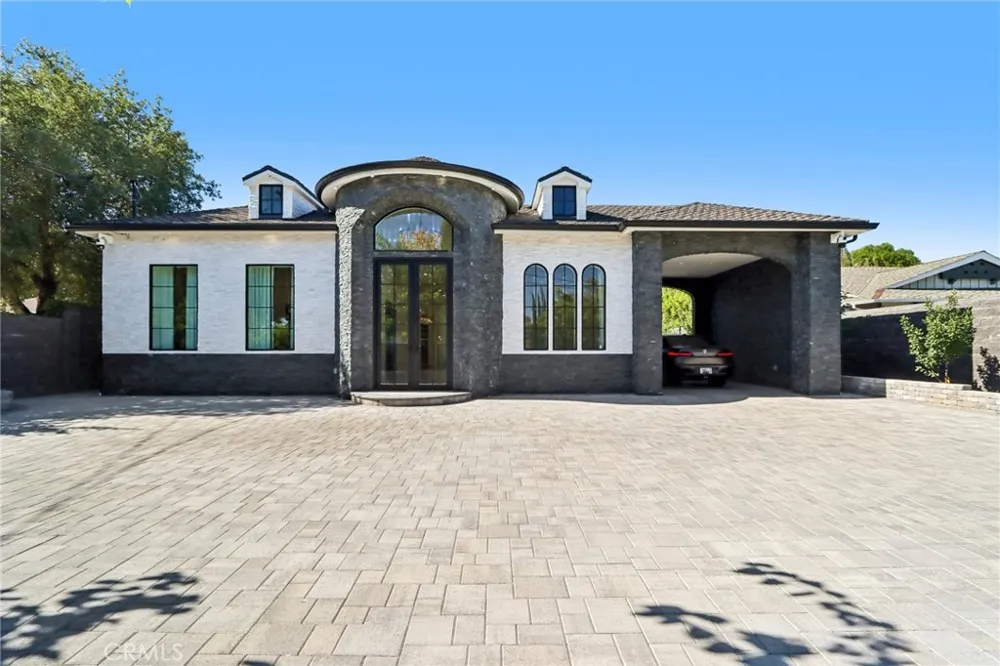 17363 Chase Street Northridge, CA 91325