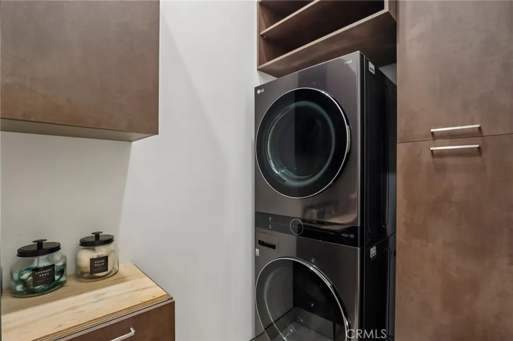 17363 Chase Street Northridge, CA 91325