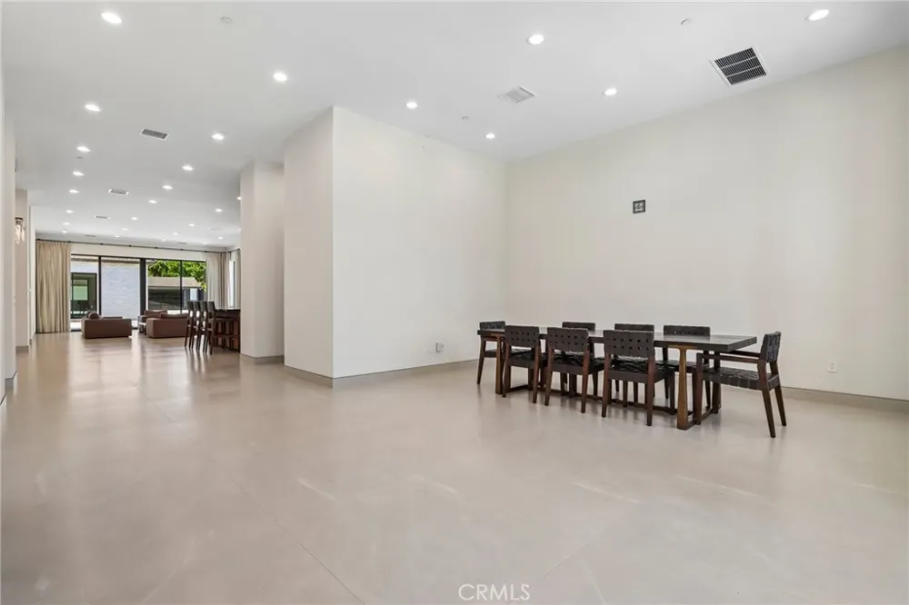 17363 Chase Street Northridge, CA 91325