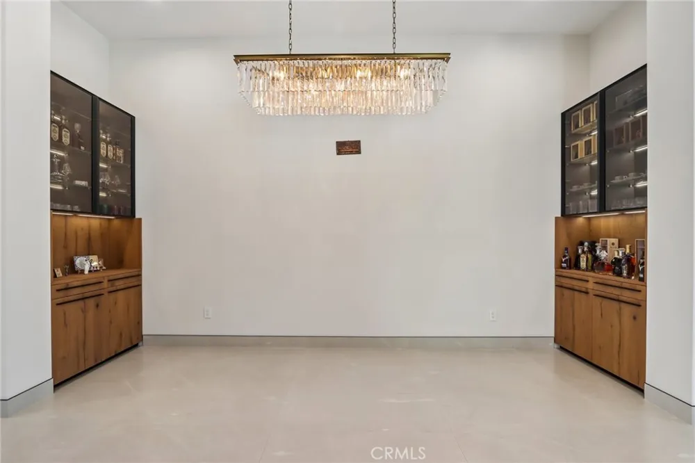 17363 Chase Street Northridge, CA 91325
