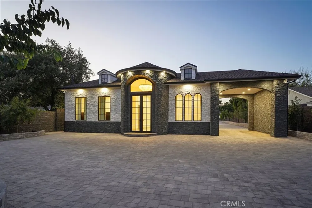 17363 Chase Street Northridge, CA 91325