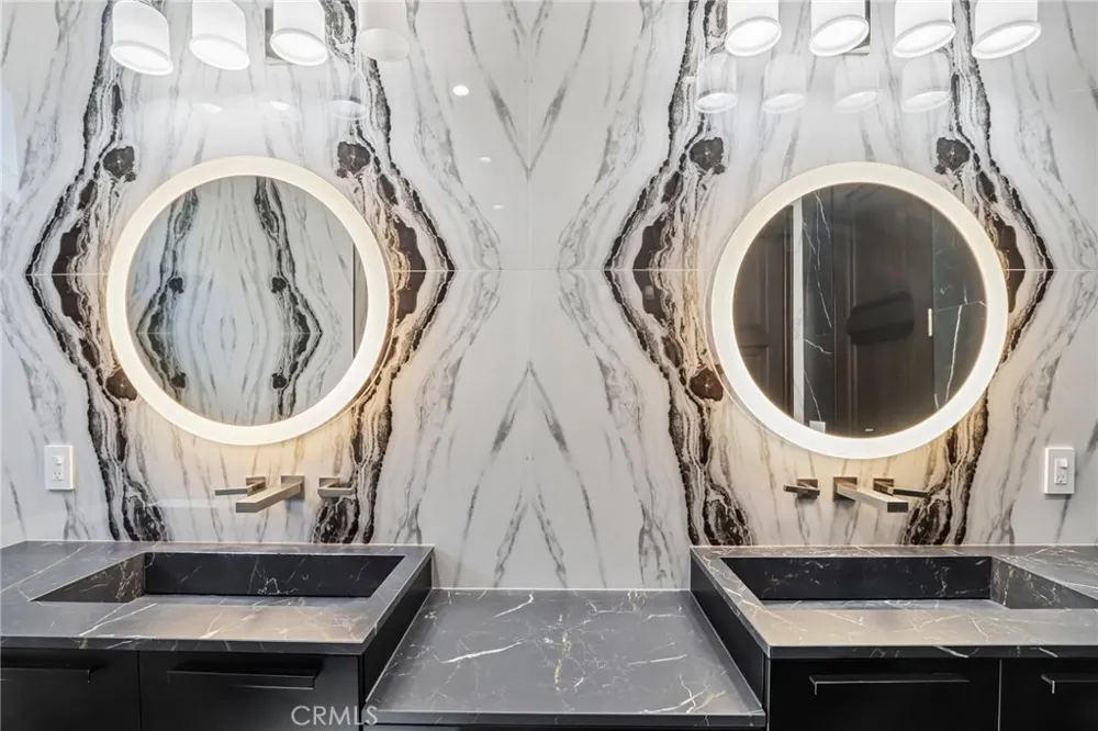 17363 Chase Street Northridge, CA 91325