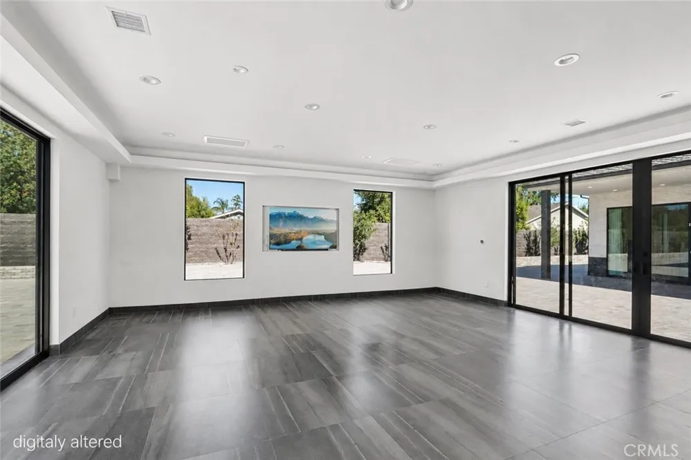 17363 Chase Street Northridge, CA 91325