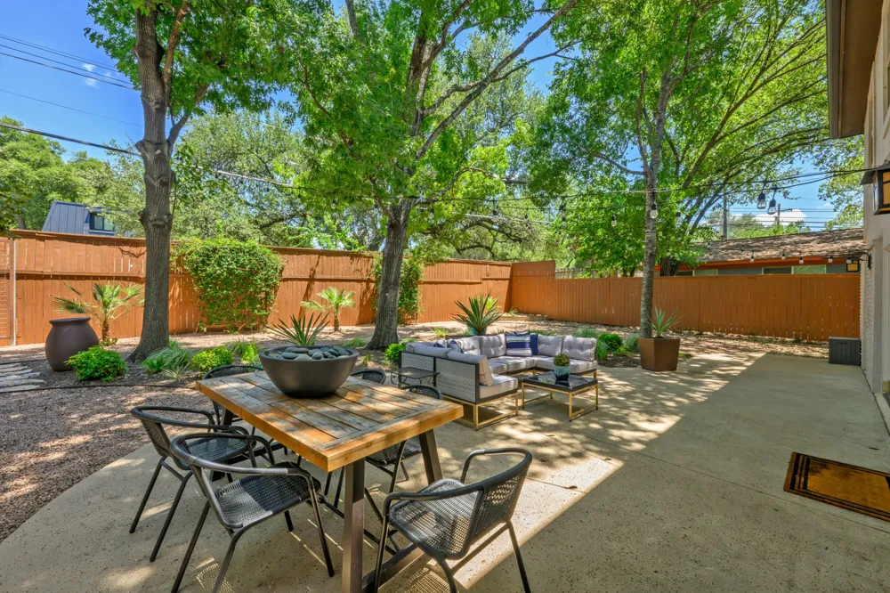 2307 Alta Vista Avenue Austin, TX 78704