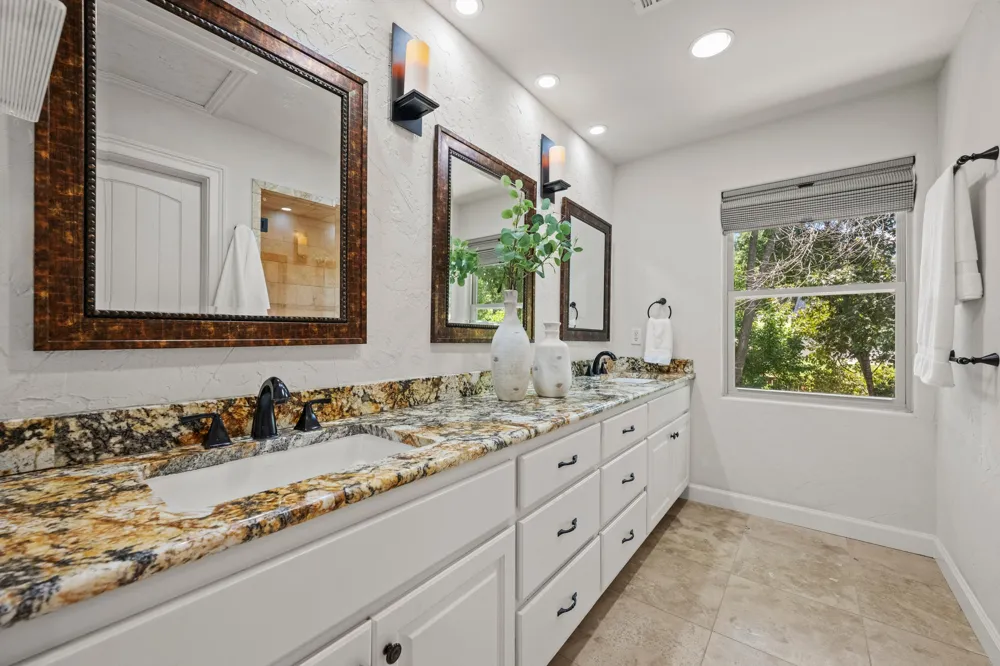 2307 Alta Vista Avenue Austin, TX 78704