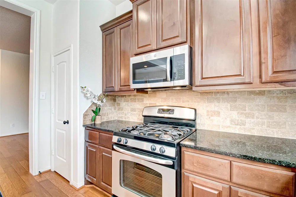 20 Cheswood Manor Court The Woodlands, TX 77382