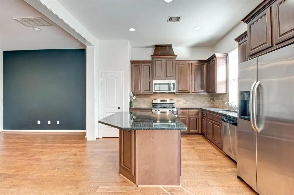 20 Cheswood Manor Court The Woodlands, TX 77382