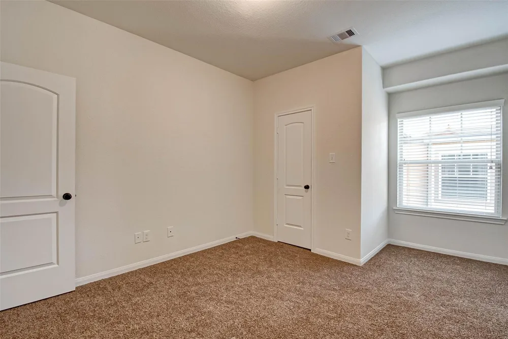 20 Cheswood Manor Court The Woodlands, TX 77382