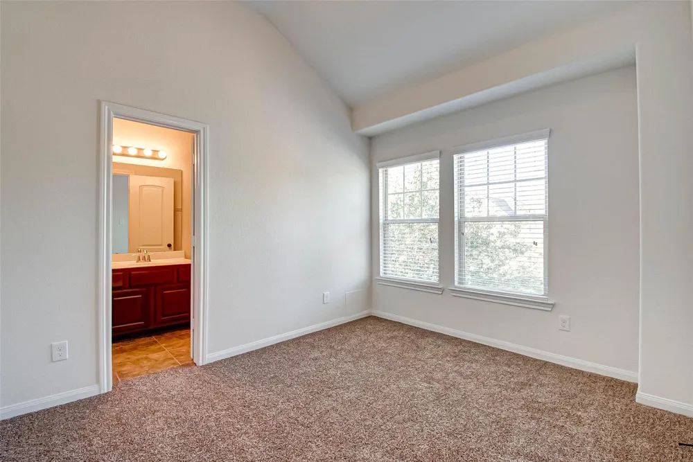 20 Cheswood Manor Court The Woodlands, TX 77382