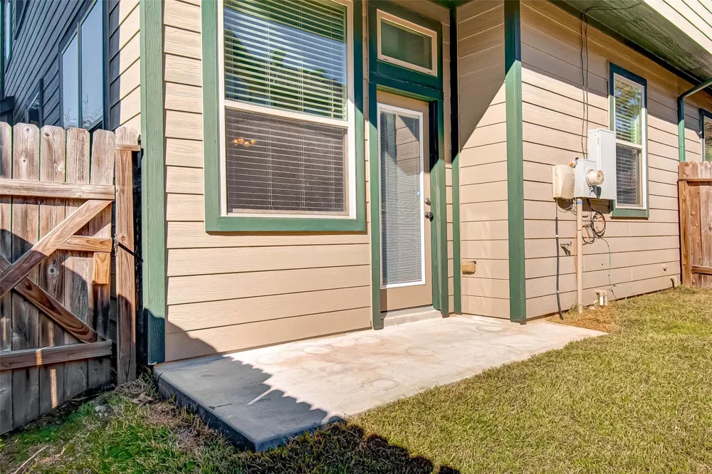 20 Cheswood Manor Court The Woodlands, TX 77382