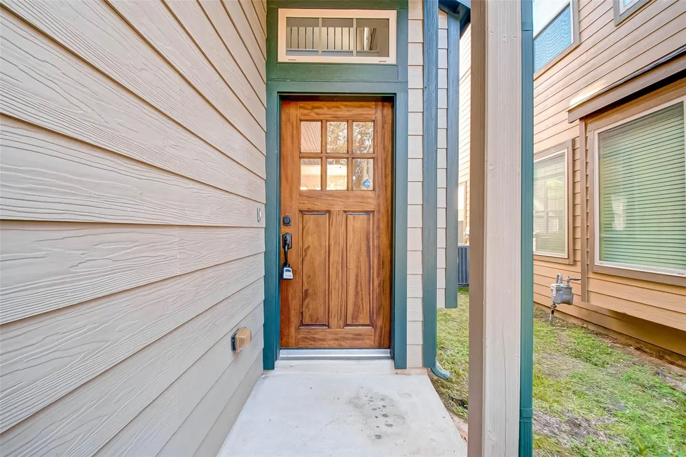 20 Cheswood Manor Court The Woodlands, TX 77382