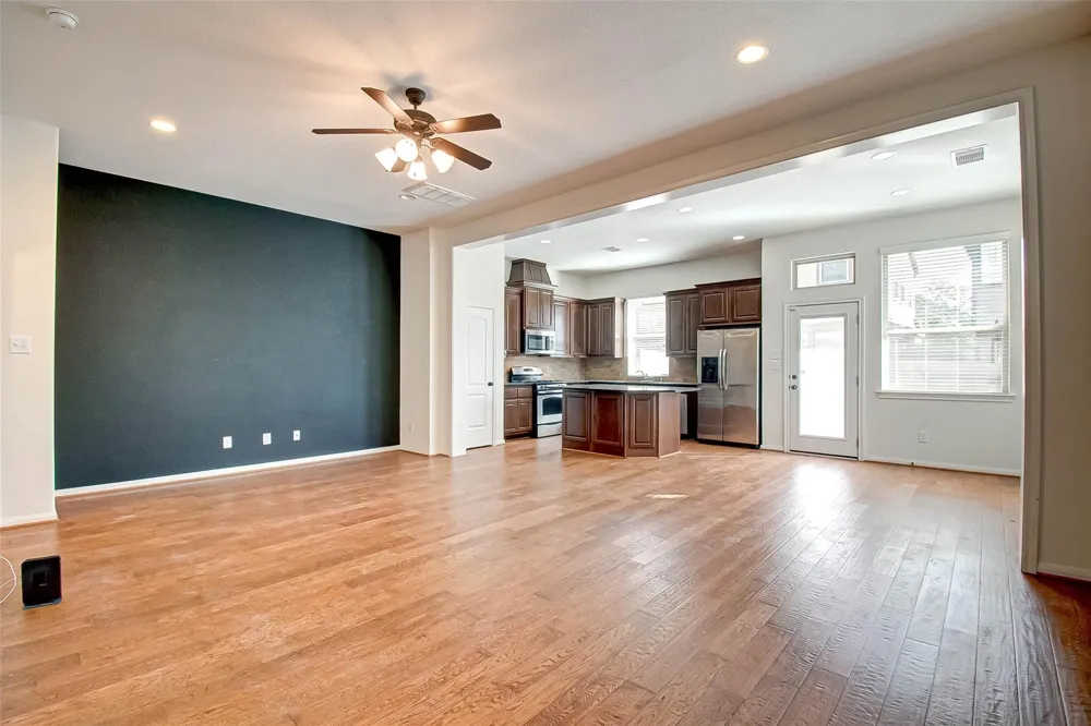 20 Cheswood Manor Court The Woodlands, TX 77382